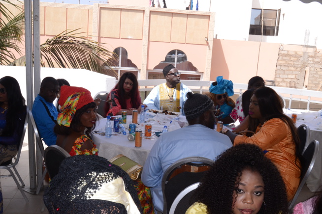 Les premières images de la préparation du drapeau Pape Diouf chez lui pour le combat Boy Niang vs Gouye Gui. Les premières images de la préparation du drapeau Pape Diouf chez lui pour le combat Boy Niang vs Gouye Gui.