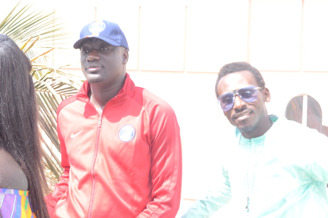 Les premières images de la préparation du drapeau Pape Diouf chez lui pour le combat Boy Niang vs Gouye Gui. Les premières images de la préparation du drapeau Pape Diouf chez lui pour le combat Boy Niang vs Gouye Gui.