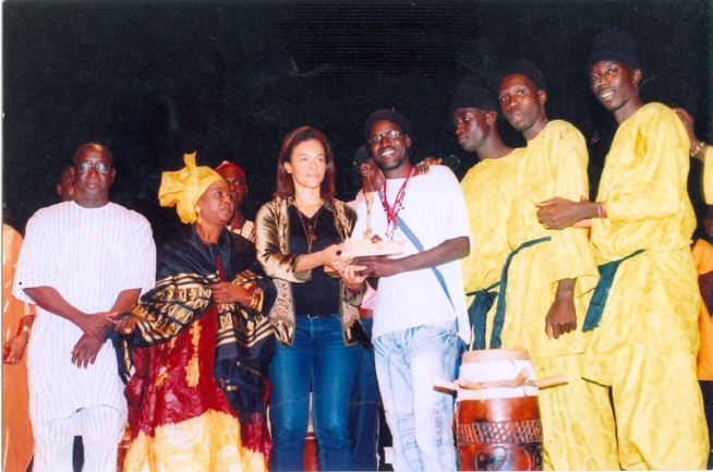 La voix de l’ARCOS s’élève contre la marginalisation des artistes locaux lors de la visite du Président SALL à Louga La voix de l’ARCOS s’élève contre la marginalisation des artistes locaux lors de la visite du Président SALL à Louga