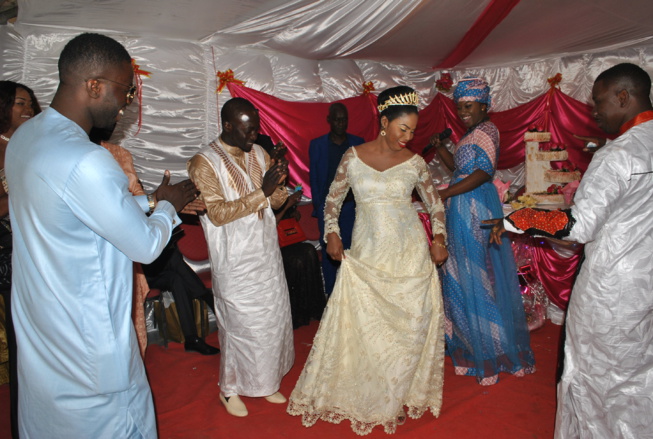 Thierno de Bruxelles s’est « pendu » à Karack, avec la belle Marième Ndao Thierno de Bruxelles s’est « pendu » à Karack, avec la belle Marième Ndao