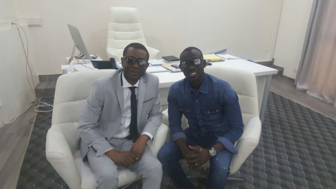 Pape Diouf a rendu visite son idole, son grand frère Youssou Ndour pour solliciter des prières pour la nuit des fans ce vendredi au Grand theatre. Pape Diouf a rendu visite son idole, son grand frère Youssou Ndour pour solliciter des prières pour la nuit des fans ce vendredi au Grand theatre.