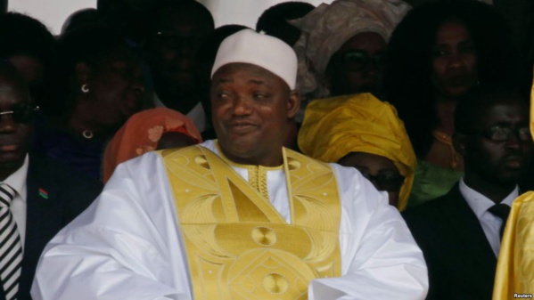 Protestation en Gambie après l'agression d'un journaliste par des pro-Adama Barrow Protestation en Gambie après l'agression d'un journaliste par des pro-Adama Barrow