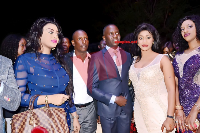 Le couple Adja et Miko inaugurent le nouveau complexe OMBELICO. Le couple Adja et Miko inaugurent le nouveau complexe OMBELICO.