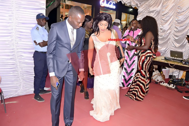 Le couple Adja et Miko inaugurent le nouveau complexe OMBELICO. Le couple Adja et Miko inaugurent le nouveau complexe OMBELICO.