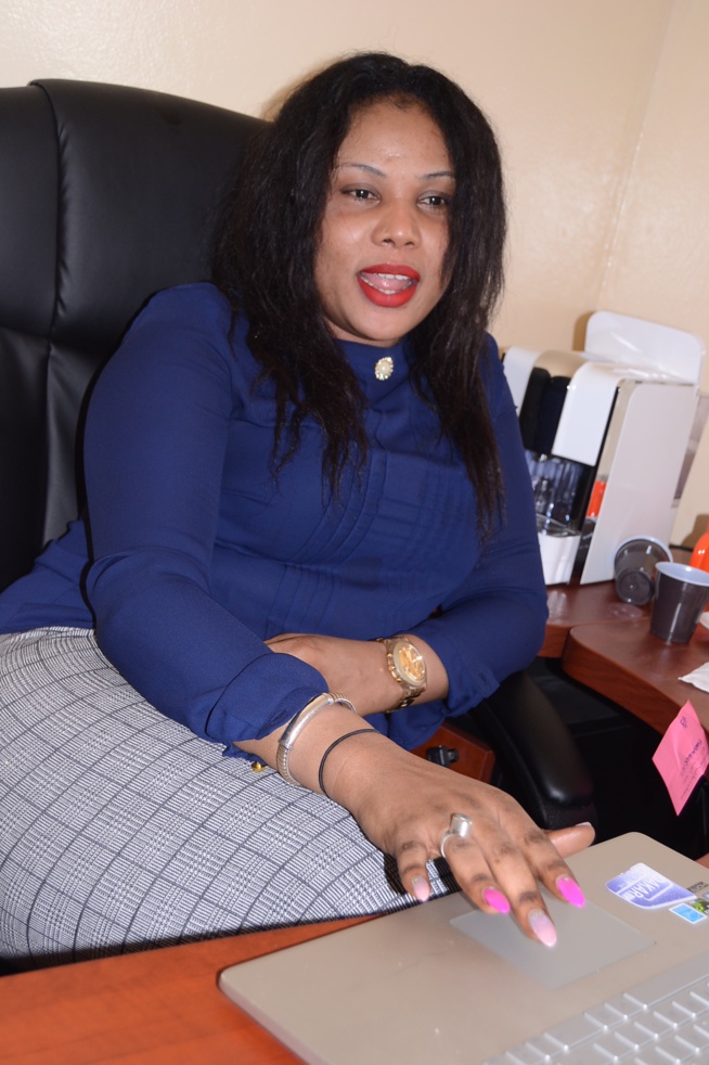 Vidéo: Première émission d'Amina Poté depuis son come-back à la Tfm en compagnie de Pape Diouf à l'occasion du 08 Mars...Regardez!! Vidéo: Première émission d'Amina Poté depuis son come-back à la Tfm en compagnie de Pape Diouf à l'occasion du 08 Mars...Regardez!!