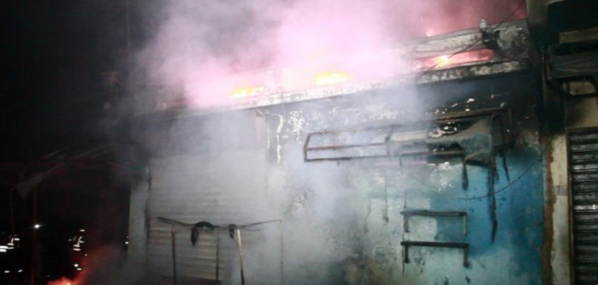 Incendie à l’usine Ikagel: Des pertes estimées à près de 400 millions Fcfa Incendie à l’usine Ikagel: Des pertes estimées à près de 400 millions Fcfa