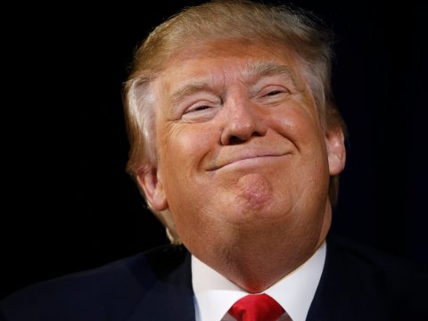 Donald Trump tape sur les doigts des géants sud-coréens Samsung et LG Donald Trump tape sur les doigts des géants sud-coréens Samsung et LG