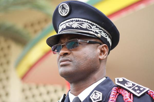 Oumar Maal, DG de la police nationale: « Au sein de la police, la parité ne se décrète pas » Oumar Maal, DG de la police nationale: « Au sein de la police, la parité ne se décrète pas »