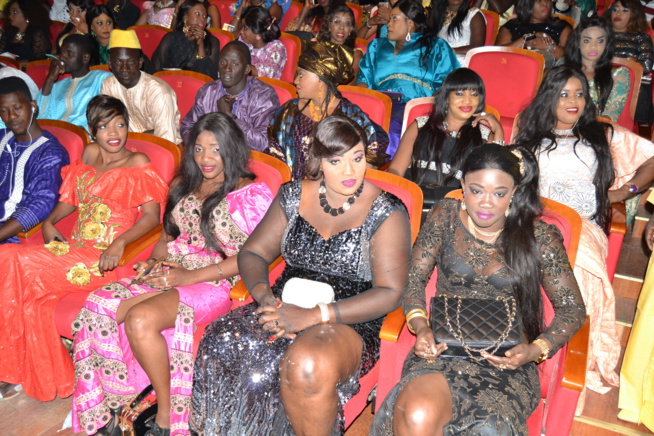 GOUDI FANS YI: Le chalenge day de Pape Diouf à guichet fermé au grand theatre. GOUDI FANS YI: Le chalenge day de Pape Diouf à guichet fermé au grand theatre.