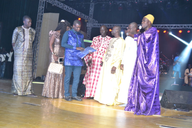 Du jamais vue au Grand Théâtre Pape Diouf remplie la salle et enjaille le public comme jamais Du jamais vue au Grand Théâtre Pape Diouf remplie la salle et enjaille le public comme jamais