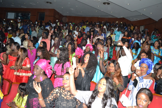 Du jamais vue au Grand Théâtre Pape Diouf remplie la salle et enjaille le public comme jamais Du jamais vue au Grand Théâtre Pape Diouf remplie la salle et enjaille le public comme jamais
