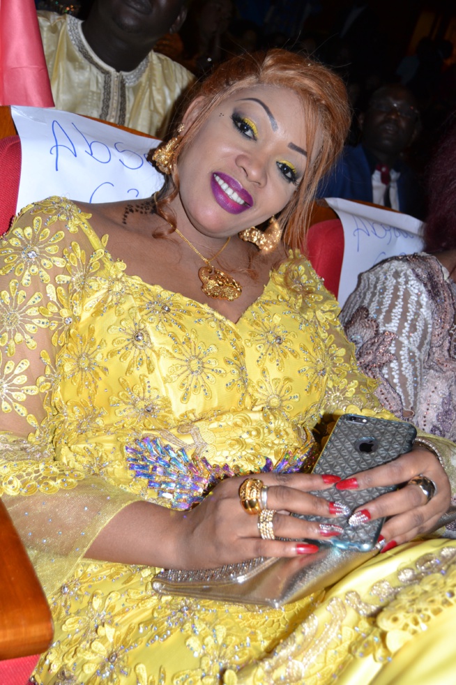 QUAND L'ELEGANCE REPOND LE GOUDI FANS YI: QUAND L'ELEGANCE REPOND LE GOUDI FANS YI: