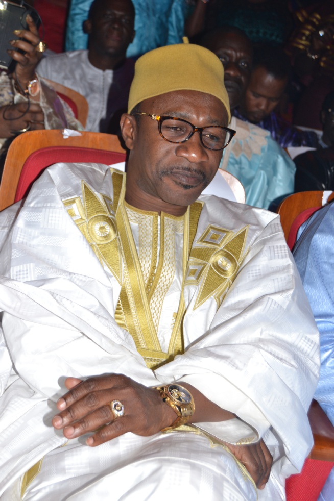 QUAND L'ELEGANCE REPOND LE GOUDI FANS YI: QUAND L'ELEGANCE REPOND LE GOUDI FANS YI: