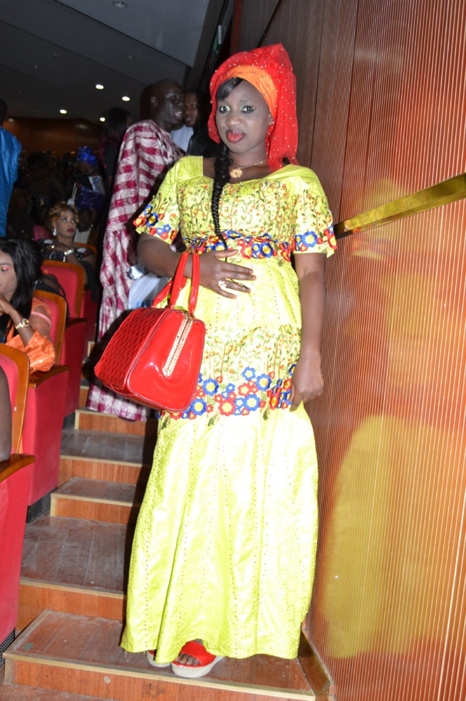 QUAND L'ELEGANCE REPOND LE GOUDI FANS YI: QUAND L'ELEGANCE REPOND LE GOUDI FANS YI: