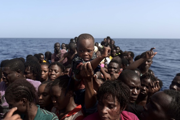 Samuel, le Congolais de 6 ans, et sa mère malade, morts noyés dans Méditerranée en tentant de rejoindre l'Europe pour soigner son cancer Samuel, le Congolais de 6 ans, et sa mère malade, morts noyés dans Méditerranée en tentant de rejoindre l'Europe pour soigner son cancer