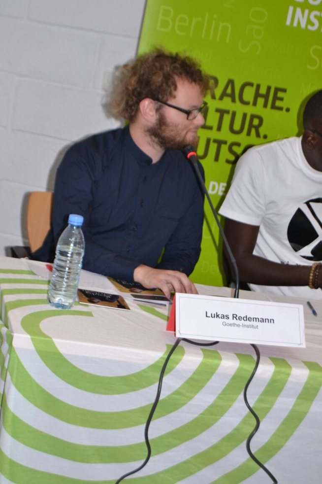 En images , lancement du nouveau single de Bouba Kirikou: Youssou acheté le premier à 1 million. En images , lancement du nouveau single de Bouba Kirikou: Youssou acheté le premier à 1 million.