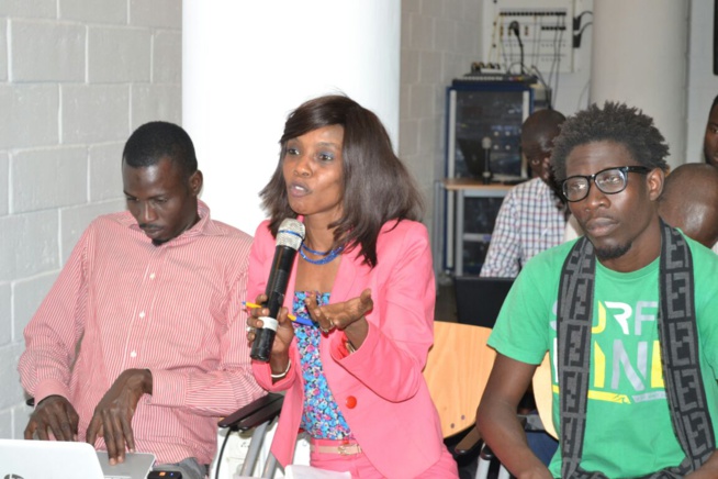 En images , lancement du nouveau single de Bouba Kirikou: Youssou acheté le premier à 1 million. En images , lancement du nouveau single de Bouba Kirikou: Youssou acheté le premier à 1 million.