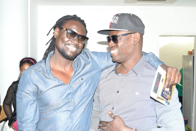 En images , lancement du nouveau single de Bouba Kirikou: Youssou acheté le premier à 1 million. En images , lancement du nouveau single de Bouba Kirikou: Youssou acheté le premier à 1 million.