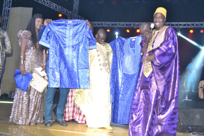 L' ADMATS (L'ASSOCIATION DES MAITRES TAILLEURS DU SENEGAL) DECORENT PAPE DIOUF AU GRAND THEATRE. L' ADMATS (L'ASSOCIATION DES MAITRES TAILLEURS DU SENEGAL) DECORENT PAPE DIOUF AU GRAND THEATRE.