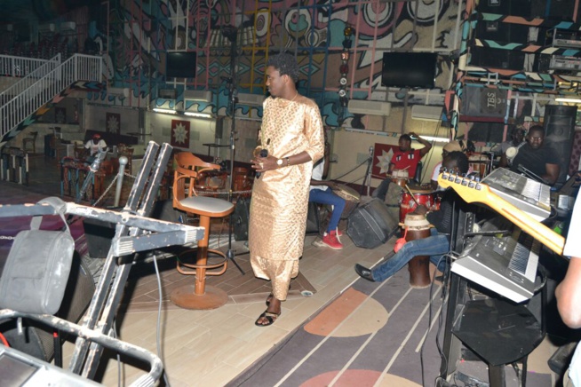 Jour j- 04 En images Les images de la répétition de Wally Ballago Seck en prélude de la soirée « Sargal Djiguène » de ce samedi Jour j- 04 En images Les images de la répétition de Wally Ballago Seck en prélude de la soirée « Sargal Djiguène » de ce samedi