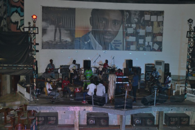 Jour j- 04 En images Les images de la répétition de Wally Ballago Seck en prélude de la soirée « Sargal Djiguène » de ce samedi Jour j- 04 En images Les images de la répétition de Wally Ballago Seck en prélude de la soirée « Sargal Djiguène » de ce samedi