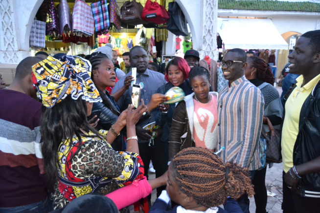 GRAND BÉGUÉ CASABLANCA: Pape Diouf rencontre les Sénégalais au marché Médina de Casa. Regardez