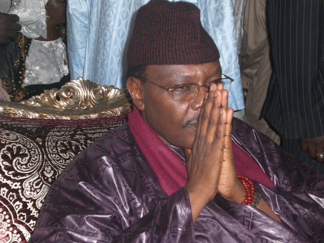Pape Malick Sy, frère de Al Maktoum à Al Amine: « Toute la famille Sy est à votre disposition » Pape Malick Sy, frère de Al Maktoum à Al Amine: « Toute la famille Sy est à votre disposition »