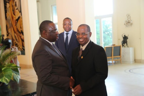Réglement du contentieux Walf entre et l'Artp: Macky efface les 441 millions de créances de Sidy Lamine Niasse Réglement du contentieux Walf entre et l'Artp: Macky efface les 441 millions de créances de Sidy Lamine Niasse