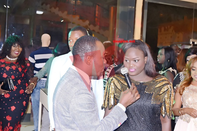 Quand Thioro Bar Ndiaye de "ce matin à nous" sur la 2STV rencontre le maestro des micros Dj Boubs. Quand Thioro Bar Ndiaye de "ce matin à nous" sur la 2STV rencontre le maestro des micros Dj Boubs.