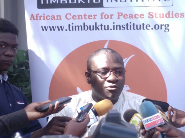 Dr Bakary Samb : « Aller dans le sens d’un apaisement et d’une décrispation du climat social et politique serait un des plus beaux hommages à Al Maktoum » Dr Bakary Samb : « Aller dans le sens d’un apaisement et d’une décrispation du climat social et politique serait un des plus beaux hommages à Al Maktoum »