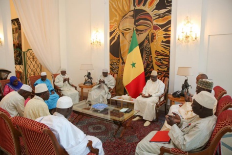 Macky Sall a reçu en audience des responsables de 9 associations islamiques Macky Sall a reçu en audience des responsables de 9 associations islamiques