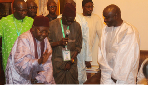 Idrissa Seck au mausolée d'Al Maktoum : " quand elle me portait, ma mère a vu Serigne Cheikh Ahmed Tidiane Sy en rêve, qui lui montrait sa résidence au Paradis" Idrissa Seck au mausolée d'Al Maktoum : " quand elle me portait, ma mère a vu Serigne Cheikh Ahmed Tidiane Sy en rêve, qui lui montrait sa résidence au Paradis"