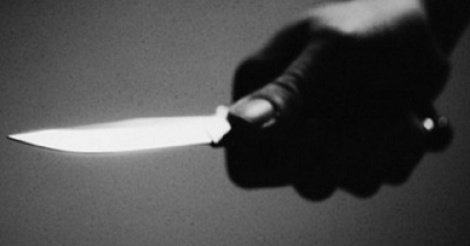 Menaces de mort à main armée : Ivre-mort, le Nigérian fait du tapage nocturne, menace ses voisins avec un couteau et en blesse un Menaces de mort à main armée : Ivre-mort, le Nigérian fait du tapage nocturne, menace ses voisins avec un couteau et en blesse un