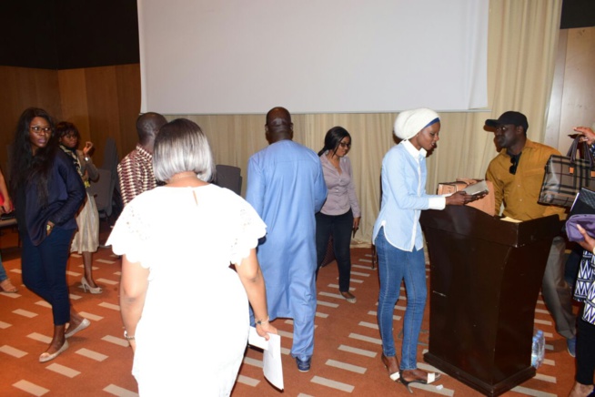 Enregistrement de l'émission spéciale dédiée au cauris d'or édition 2017 avec le Pdt du MDES. Enregistrement de l'émission spéciale dédiée au cauris d'or édition 2017 avec le Pdt du MDES.