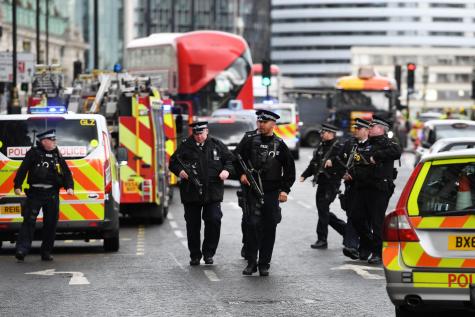 Attaque "terroriste" à Londres: quatre morts dont l'assaillant, une vingtaine de personnes blessées Attaque "terroriste" à Londres: quatre morts dont l'assaillant, une vingtaine de personnes blessées