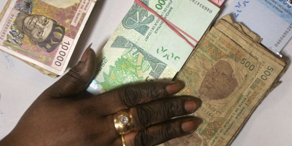 Franc CFA : faut-il le garder, en sortir ou le réformer ? Ce qu’en disent les patrons présents au Africa CEO Forum Franc CFA : faut-il le garder, en sortir ou le réformer ? Ce qu’en disent les patrons présents au Africa CEO Forum