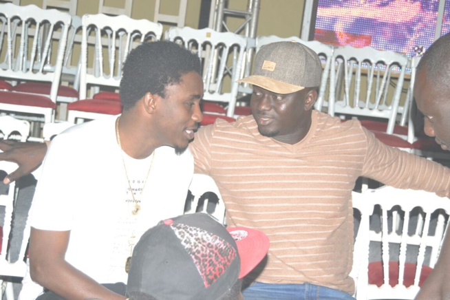 A quelques heures avant la soirée "SARGAL DJIGUENE YI"Vidéo – Balance De Waly Seck Pour Sa Soirée Du 24 Mars Au Grand Théà tre A quelques heures avant la soirée "SARGAL DJIGUENE YI"Vidéo – Balance De Waly Seck Pour Sa Soirée Du 24 Mars Au Grand Théà tre