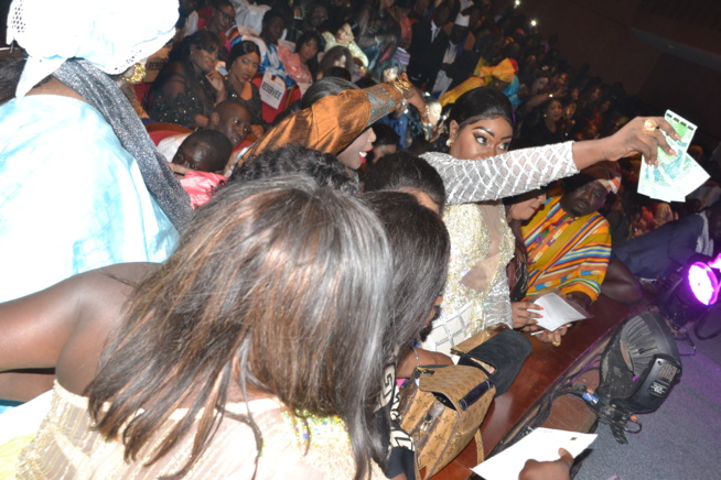 "SARGAL DJIGUENE YI" BAYE NDIAYE AL BOURAKH EVENTS, réussit le pari de la mobilisation: Waly Seck à guichet fermé assure le spectacle au grand théâtre. "SARGAL DJIGUENE YI" BAYE NDIAYE AL BOURAKH EVENTS, réussit le pari de la mobilisation: Waly Seck à guichet fermé assure le spectacle au grand théâtre.