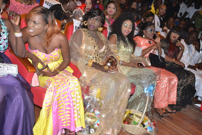 "SARGAL DJIGUENE YI" BAYE NDIAYE AL BOURAKH EVENTS, réussit le pari de la mobilisation: Waly Seck à guichet fermé assure le spectacle au grand théâtre. "SARGAL DJIGUENE YI" BAYE NDIAYE AL BOURAKH EVENTS, réussit le pari de la mobilisation: Waly Seck à guichet fermé assure le spectacle au grand théâtre.