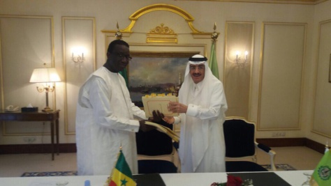 Financement : L’Etat du Sénégal et la BID signent deux accords dans le domaine pastoral et du Projet de Train Express Régional (TER) Financement : L’Etat du Sénégal et la BID signent deux accords dans le domaine pastoral et du Projet de Train Express Régional (TER)