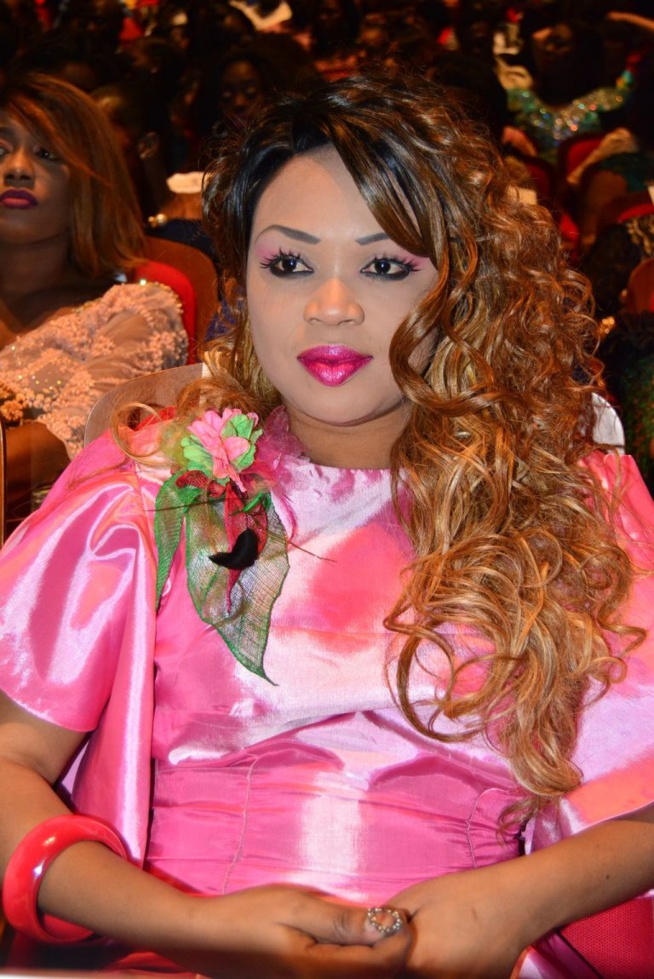 Sargal Djiguene 2017 : les meilleures des tenues de la soirée au grand theatre. Sargal Djiguene 2017 : les meilleures des tenues de la soirée au grand theatre.