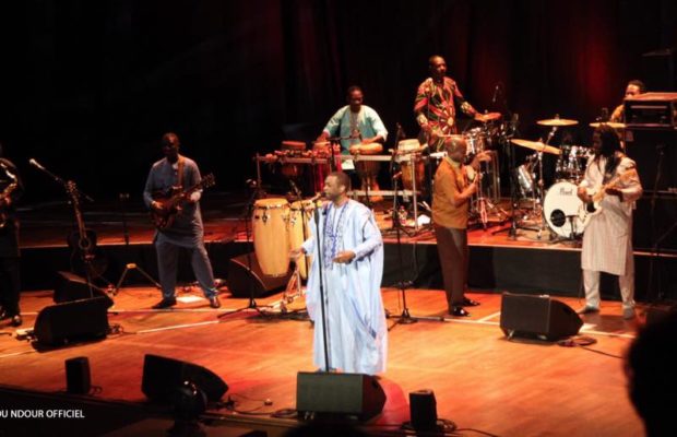 Youssou Ndour enflamme France avec un énorme concert …