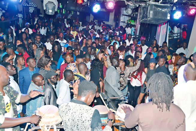 En images, Pape Diouf dompte son public au SARABA. Regardez. En images, Pape Diouf dompte son public au SARABA. Regardez.