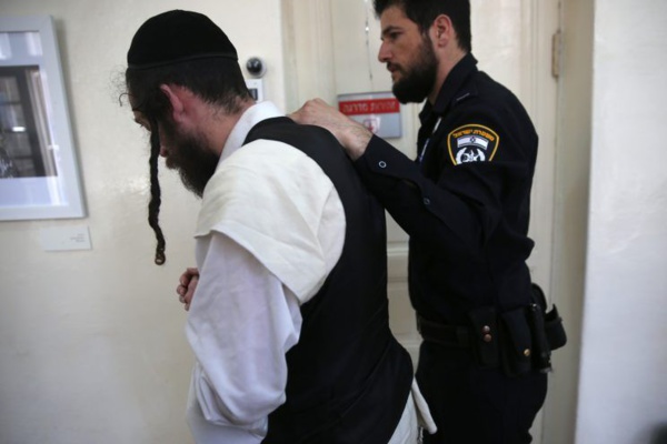 Israël : 22 juifs ultra-orthodoxes arrêtés pour des soupçons d'abus sexuels Israël : 22 juifs ultra-orthodoxes arrêtés pour des soupçons d'abus sexuels