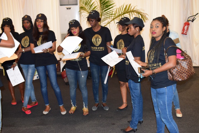 Derniers virage avant le jour j, le PDT Mbagnick Diop et son staff au chapiteau du KING FHAD PLACE. Derniers virage avant le jour j, le PDT Mbagnick Diop et son staff au chapiteau du KING FHAD PLACE.