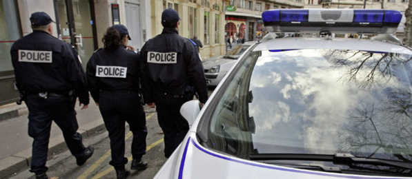 Faux papiers: La « Dakar connection » a acheminé des centaines de clandestins en France Faux papiers: La « Dakar connection » a acheminé des centaines de clandestins en France