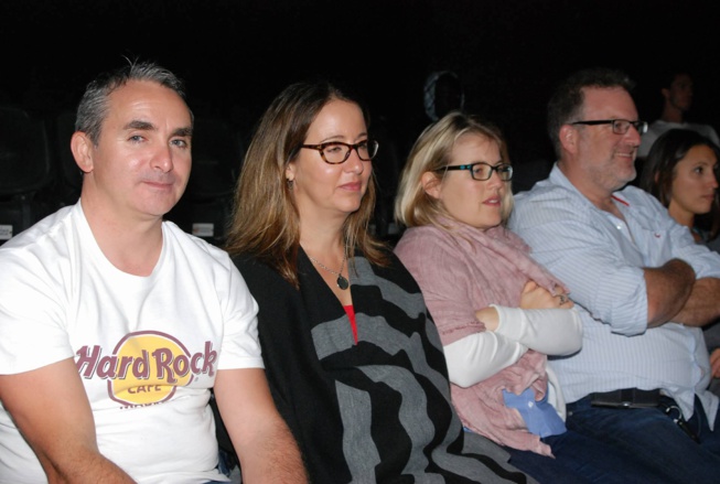 L'artiste international sénégalais Elage Diouf a réussi son pari en faisant guichet fermé à l'institut français de Dakar L'artiste international sénégalais Elage Diouf a réussi son pari en faisant guichet fermé à l'institut français de Dakar