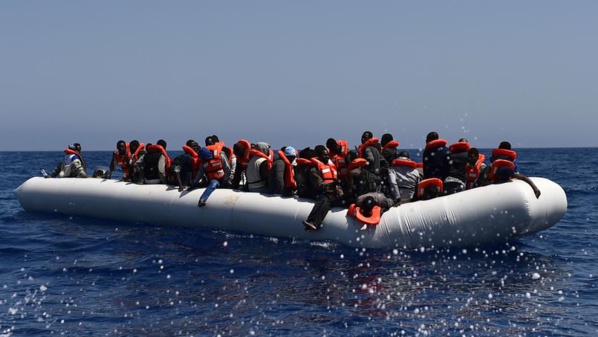 Naufrage d'un bateau de migrants en Méditerranée: 146 disparus, 1 Gambien seul survivant Naufrage d'un bateau de migrants en Méditerranée: 146 disparus, 1 Gambien seul survivant