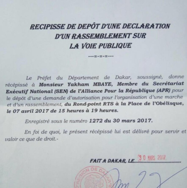 Yaxam Mbaye marche contre Y en a marre le 07 avril 2017, de 15 heures à 19 heures, à la Place de l’Obélisque Yaxam Mbaye marche contre Y en a marre le 07 avril 2017, de 15 heures à 19 heures, à la Place de l’Obélisque
