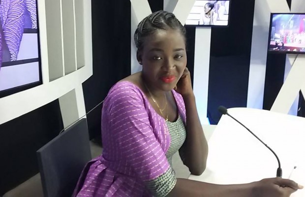 Les plus beaux looks de Faty Dieng, la ravissante journaliste en mode Vendredi Les plus beaux looks de Faty Dieng, la ravissante journaliste en mode Vendredi
